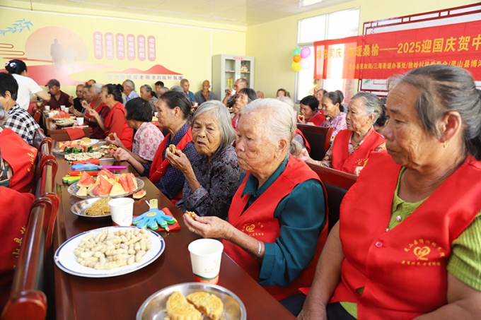 双节同庆·情暖桑榆 ——灵山三海独岭村养老服务站迎国庆贺中秋活动