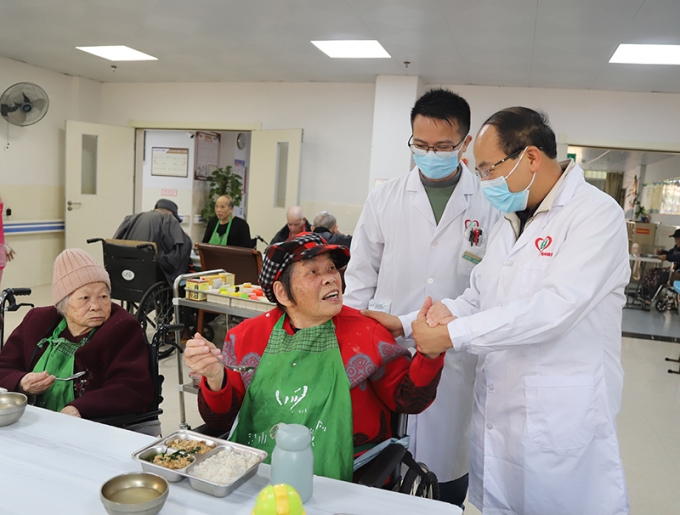 灵山县人民医院内分泌科党支部组织专家到灵山博鸿开展技术支援与结对共建活动
